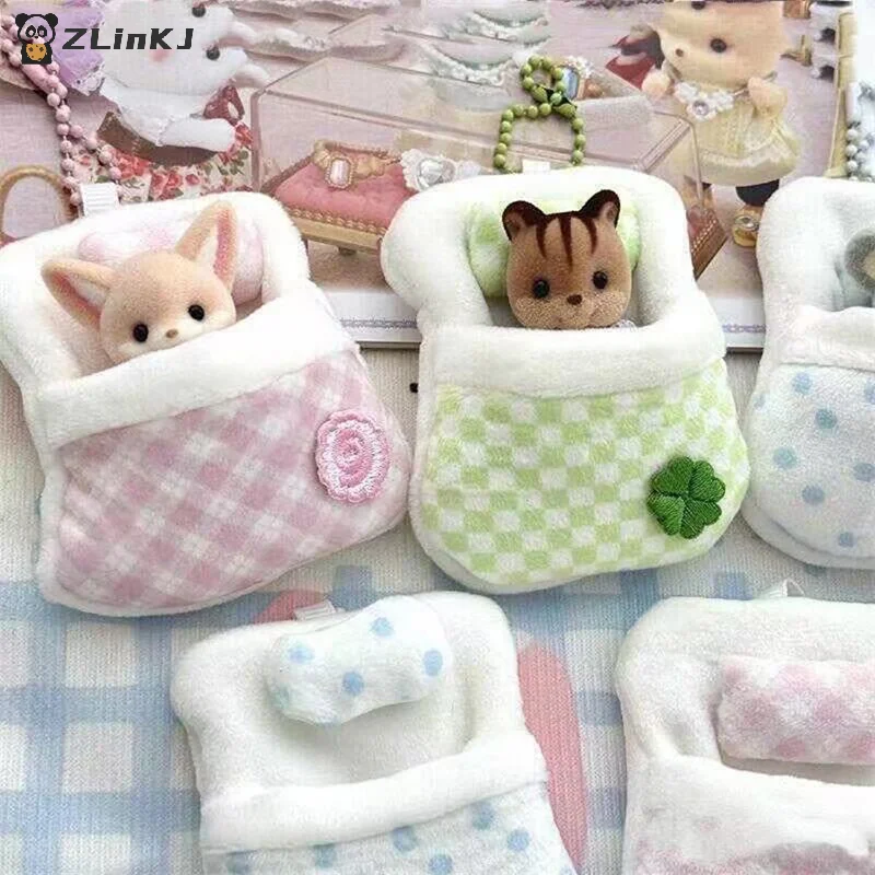 Bedroom Furniture - Adorable poupée en peluche en forme